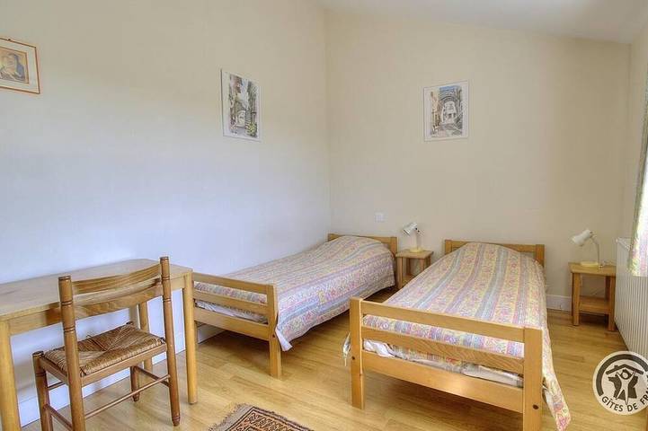 Location de vacances pour 12 personnes, avec piscine et jardin, animaux acceptés à Pomeys - 4