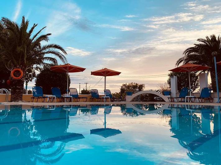 Mobile home for 6 people, with Terrace and Children pool as well as Pool in Greece