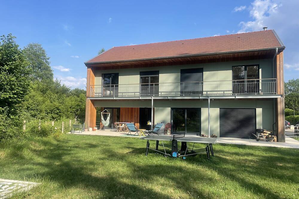 Maison d’architecte en bois in Chevry, Gex