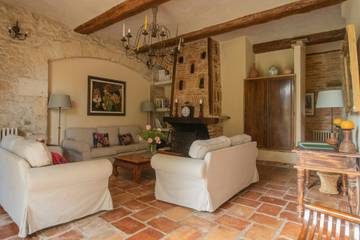 Location De Vacances pour 7 Personnes dans Beaucaire, Région de Nîmes, Photo 3