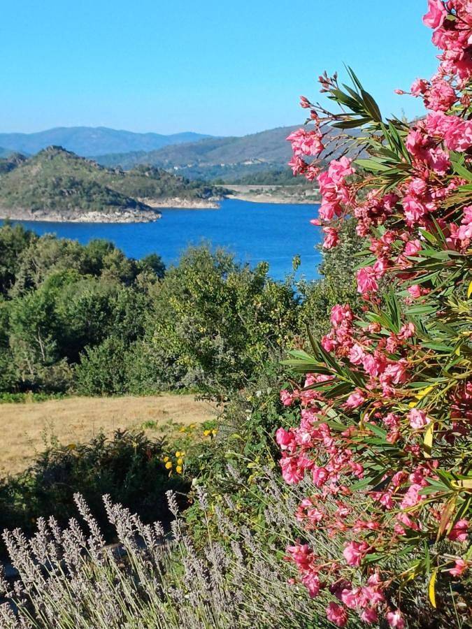 Chambre d’hôte pour 2 personnes, avec vue sur le lac ainsi que vue et jardin dans Gerês - 4