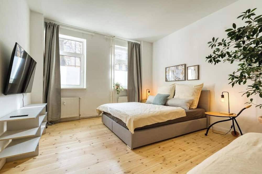 Ganze Wohnung, Chic Urban Retreat Between Schlesisches Tor and Görlitzer Park in Kreuzberg Berlin, Berlin
