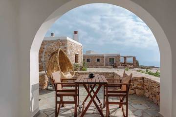 Location de vacances pour 4 personnes, avec jardin et balcon, animaux acceptés dans Folégandros