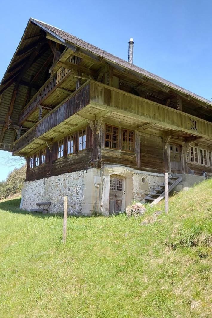 Ferienhaus für 12 Personen, mit Pool und Garten in der Schweiz