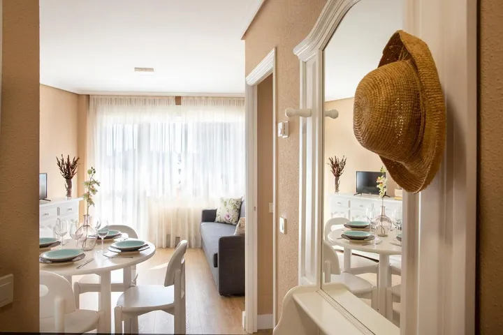 Apartamento de vacaciones para 2 personas, con vistas además de balcón y piscina - 1