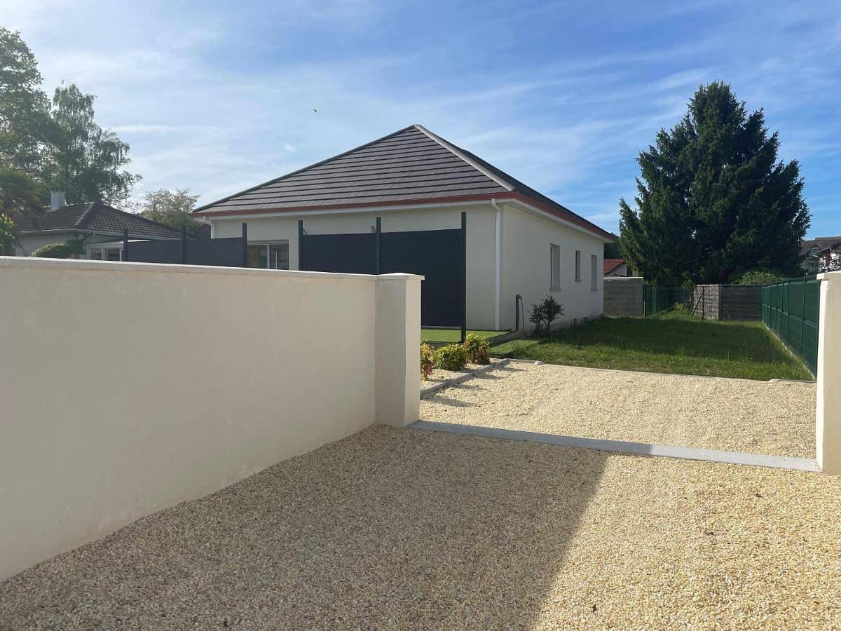 Three-Bedroom Holiday Home in Gan, Béarn