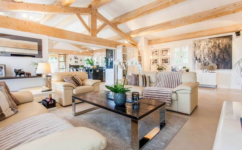 Location de vacances pour 8 personnes, avec jardin et terrasse à Châteauneuf-Grasse - 3