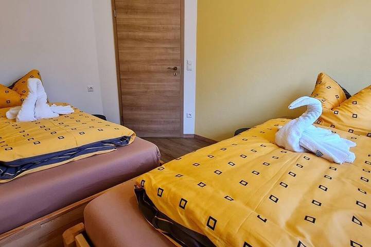 Hütte für 4 Personen, mit Balkon am Forggensee - 2