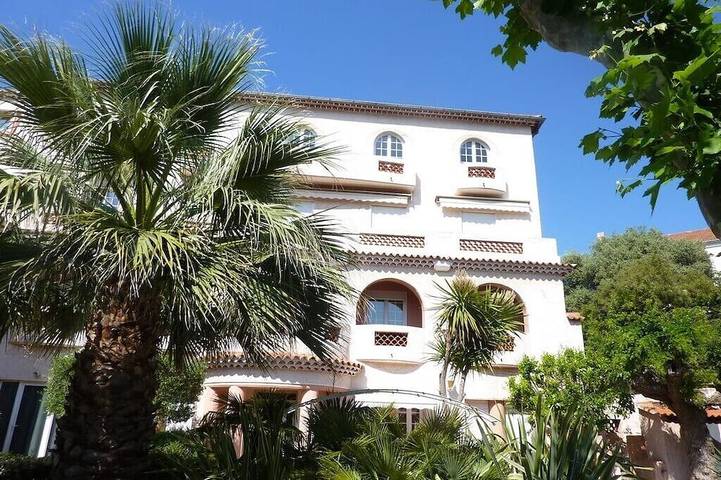 Gîte pour 4 personnes, avec balcon dans Gare De Bandol