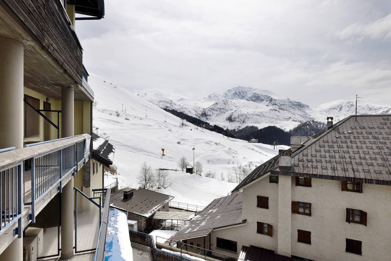 Ganzes Studio, Einzimmerapartment 'Plain Soleil Ski Home' mit Balkon in Prato Nevoso, Artesina
