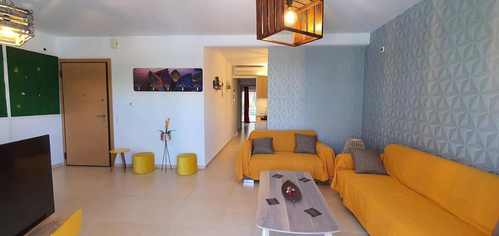 Ferienwohnung für 5 Personen, mit Ausblick und Garten in Nafplio