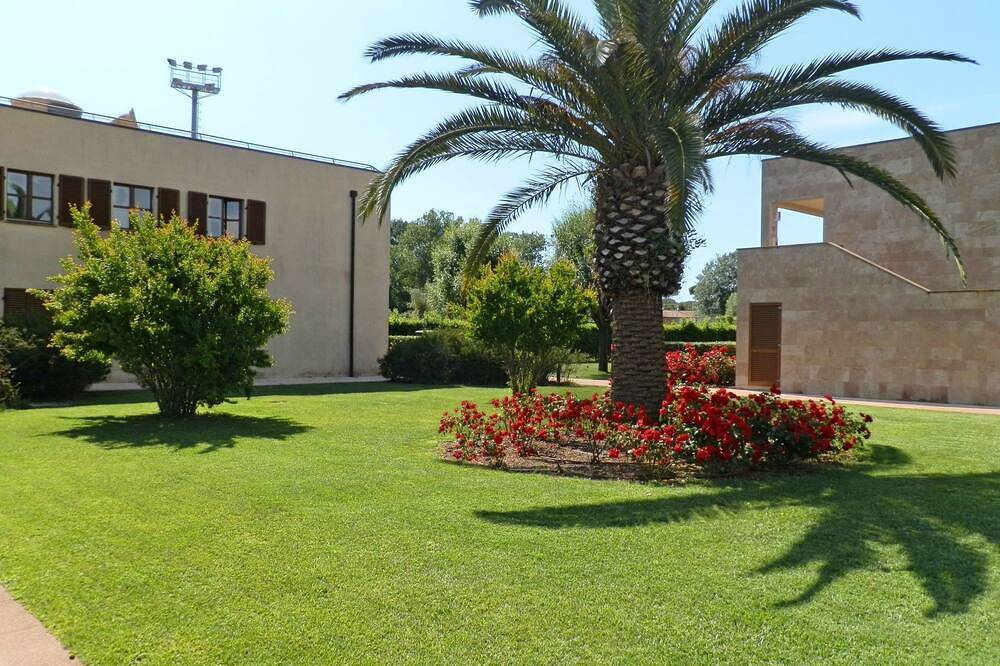 Appartamento intero, Bellissimo appartamento con Wifi, piscina, A/C, Tv, terrazza, animali ammessi e parcheggio in Pisa, Riviera Toscana