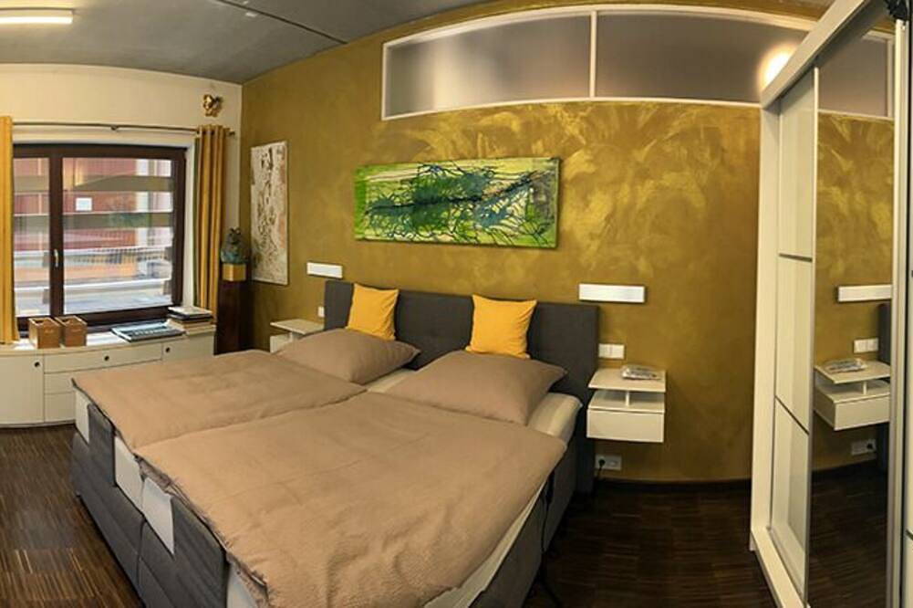 Ganze Wohnung, Nachts im Museum? Bitte sehr: unsere Galerie Suite in Marktheidenfeld, Spessart-Mainland