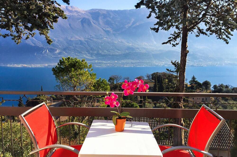 Bungalow zur alleinigen Verfügung mit freien Seeblick und Pool-Mitbenutzung in Bassanega, Tremosine