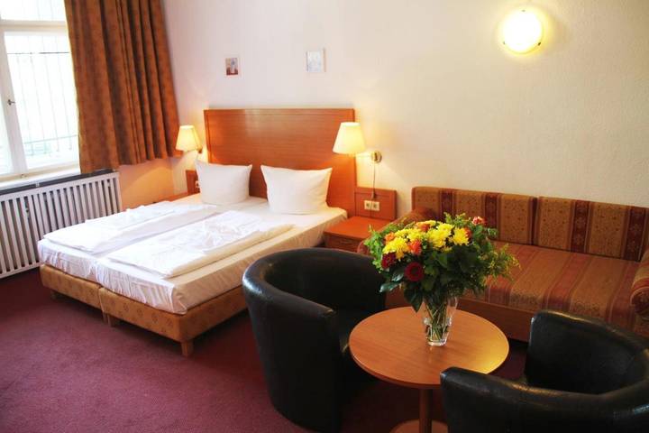 Hotel für 3 Personen, mit Ausblick in Westend Berlin - 3