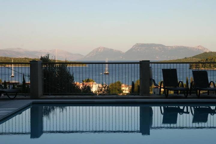 Ferienhaus für 6 Personen, mit Ausblick und Pool sowie Garten in Griechenland - 2