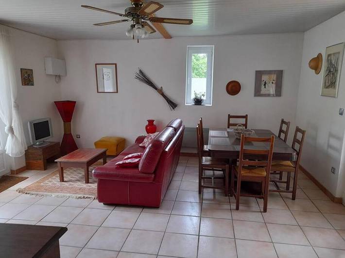 Location de vacances pour 6 personnes, avec jardin et terrasse à Crampagna - 4