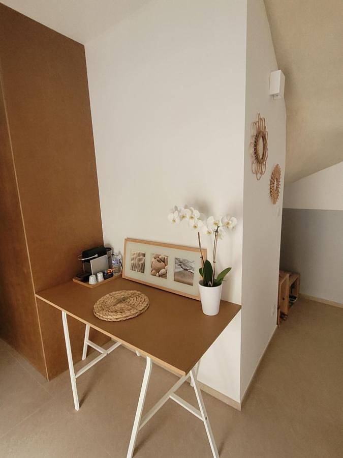 Double Room with Private Bathroom in Calvisson, Région de Nîmes