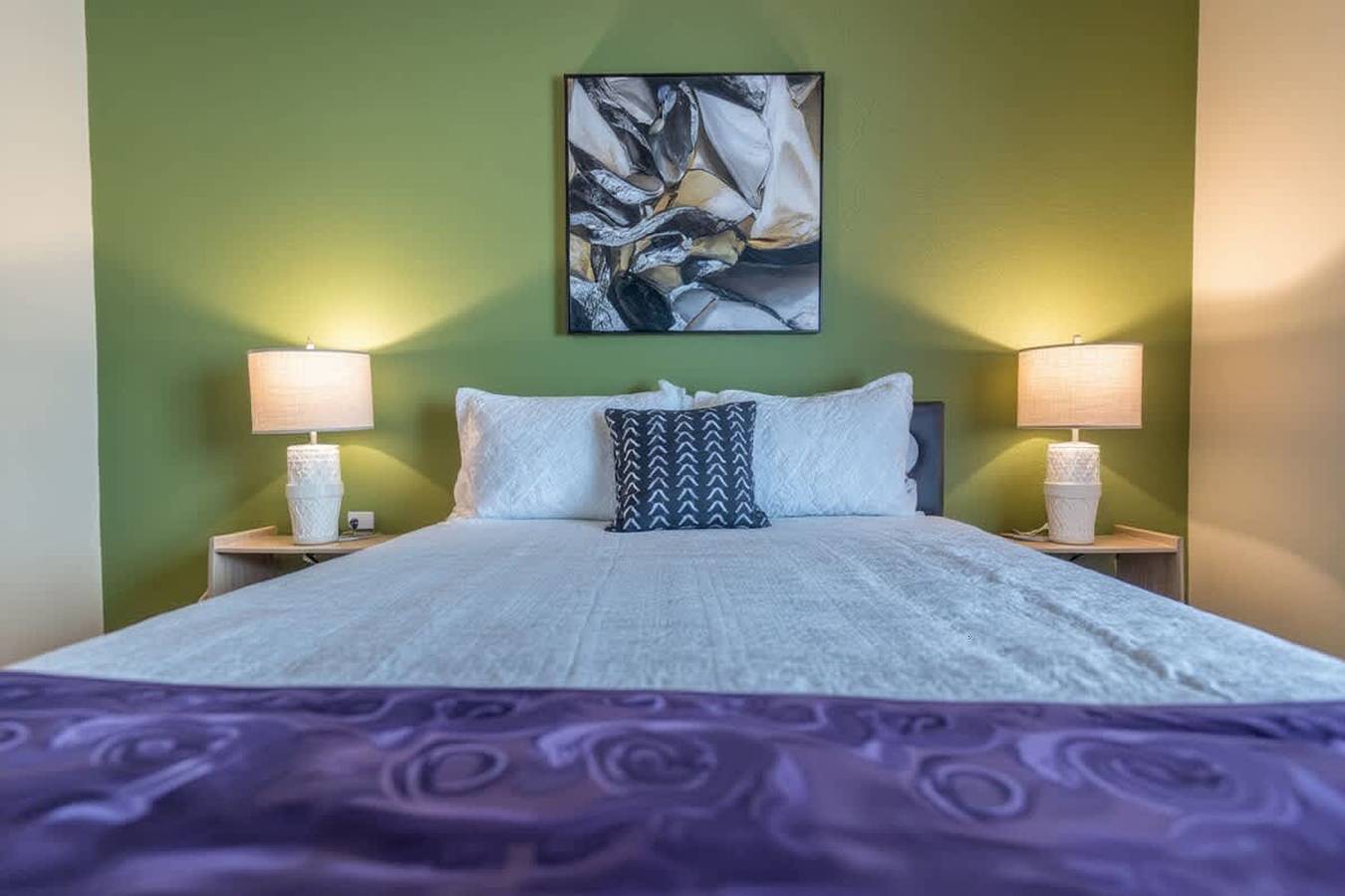 Apartamento entero, Stylish King 1Br 8 Min to Downtown  Pool  Gym   Parking 04 in Austin, Condado de Travis