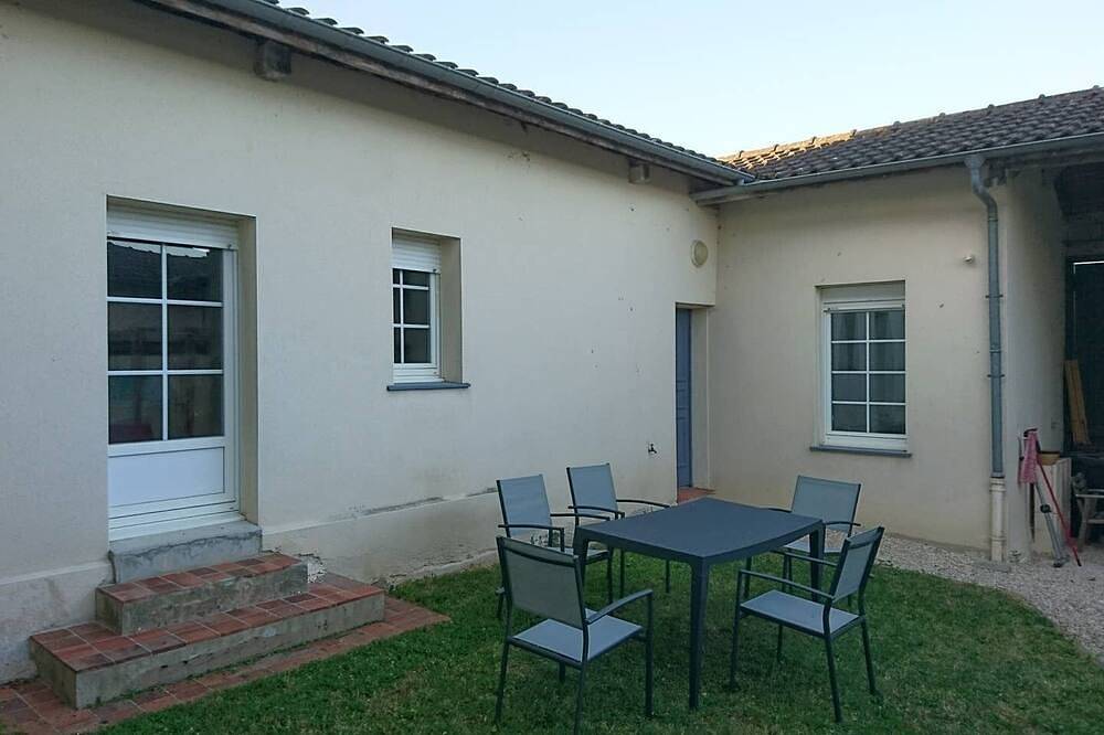 Welcome to casa T3. Apartment in the heart of the village of Giffaumont-Champaubert. in Giffaumont-Champaubert, Lac du Der-Chantecoq