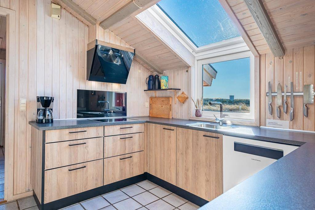 Gemütliches, höher gelegenes Ferienhaus mit toller Aussicht und Hund erlaubt in Henne, Filsø See