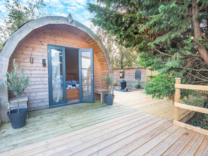 Glamping for 4 people, with garden in Lincolnshire