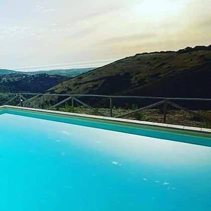 Chambre d’hôtes pour 4 personnes, avec jardin ainsi que vue et piscine, animaux acceptés