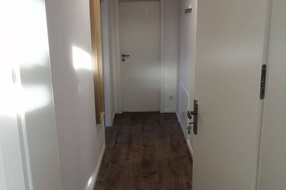 Ganze Wohnung, Komfortable Ferienwohnung mit Parkplatz in Wünsdorf, Zossen