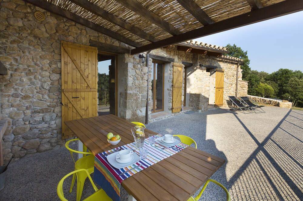 Casa Rural-Agroturismo cerca de la Costa Brava y Pirineos. in Lladó, Alt Empordà