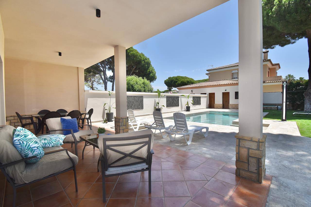 Villa Encarni in Playa La Barrosa, Chiclana de la Frontera