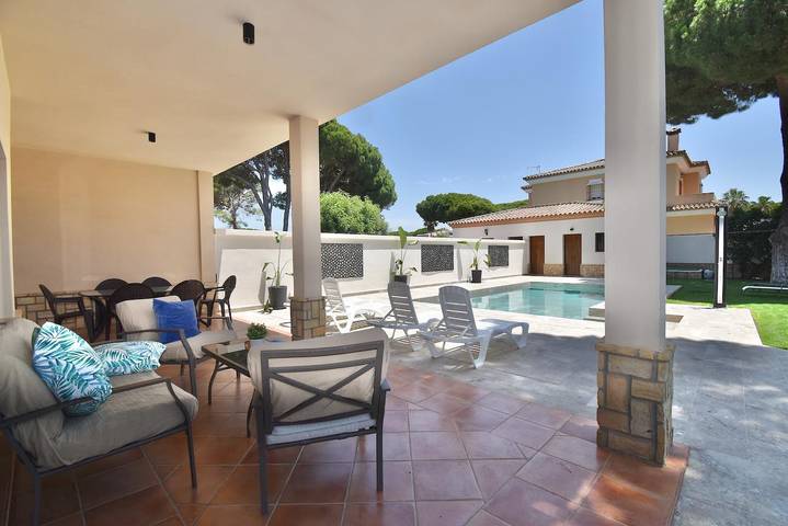 Chalet para 6 personas, con piscina además de jardín y terraza, Familias con niños en Provincia de Cádiz - 2