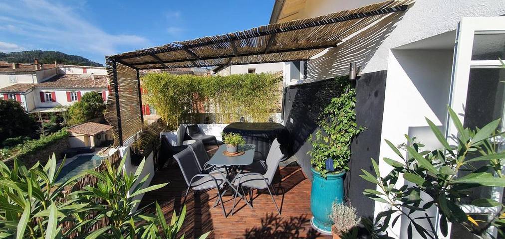 Appartement de vacances pour 2 personnes, avec Balcon et Jacuzzi ainsi que Terrasse et Vue