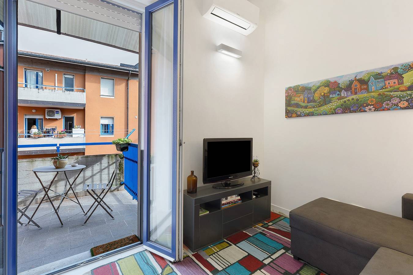 Apartamento inteiro, Apartamento 'Bassini' com Varanda, Wi-Fi e Ar Condicionado in Verona, Verona (província)