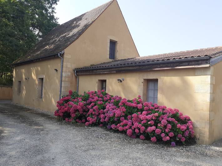 Gîte pour 8 personnes, avec piscine à Les Eyzies-de-Tayac-Sireuil - 2
