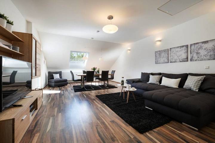 Ferienwohnung für 6 Personen, mit Ausblick und Terrasse in Mainz