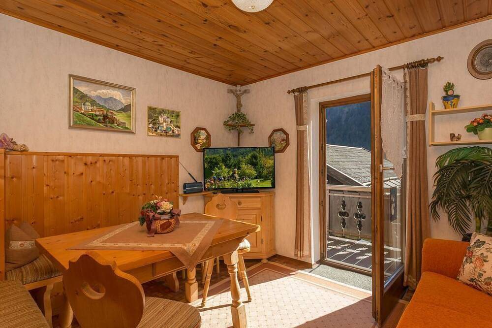 Ganze Wohnung, Haus Stadler - Ferienwohnung Bergblick in Ettal, Bayerische Alpen