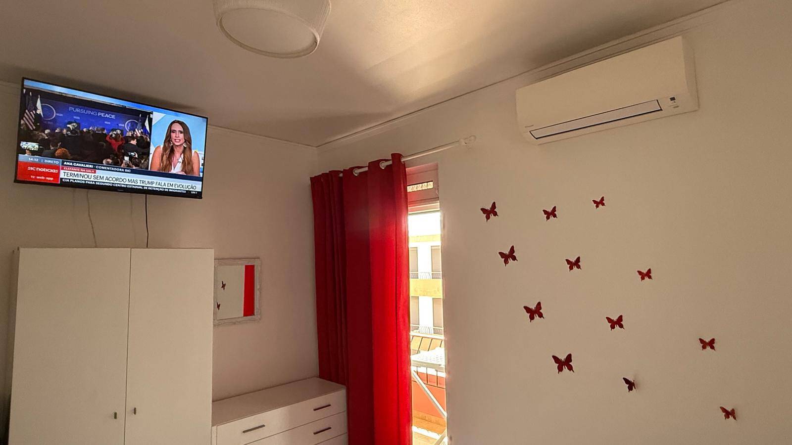 Apartamento inteiro, Apartamento 'Frente Ao Mar' com Vista Mar, Wi-Fi e Ar Condicionado in Monte Gordo, Distrito de Faro
