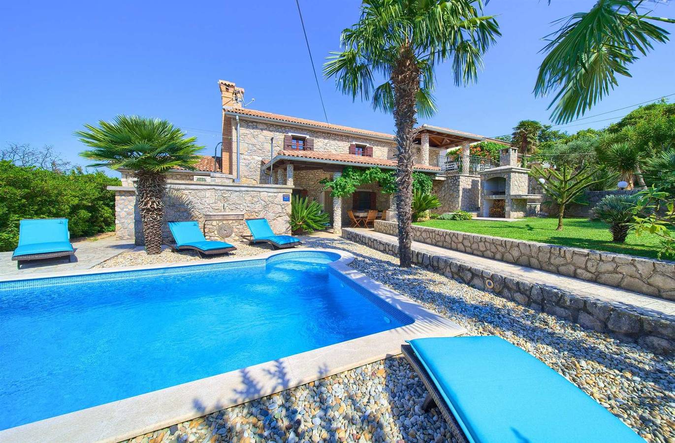 Rustic holiday house Magdalea with pool in Hlapa, Krk