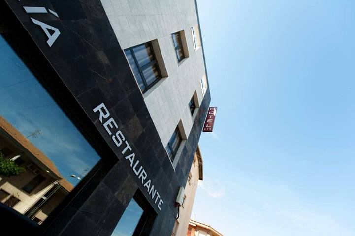 Hôtel pour 3 personnes, avec terrasse à Caspe - 2