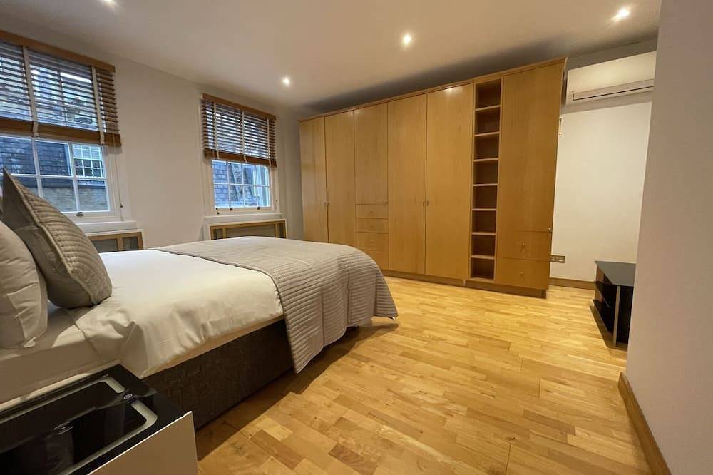 Luxury Belgrave Square Townhouse in London, South East England