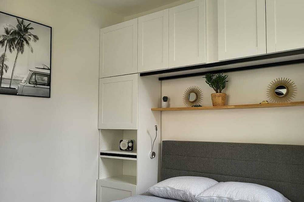 Appartement entier, Appartement calme au centre ville avec son patio. in Pau, Béarn