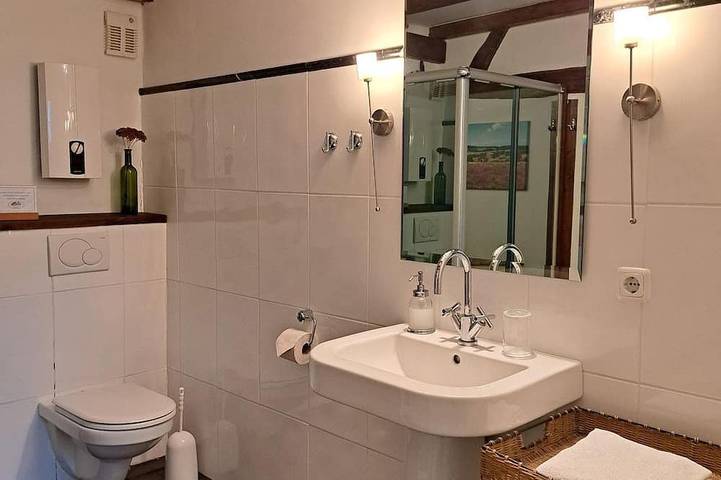 Ganze Wohnung, 3-Bett-Ferienwohnung Gartenblick - Landhaus am Aremberg in Antweiler, Ahrtal