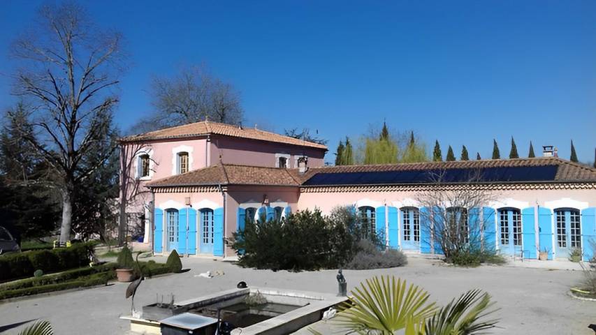 Cottage pour 2 personnes, avec jardin ainsi que jacuzzi et piscine à Lussas-et-Nontronneau