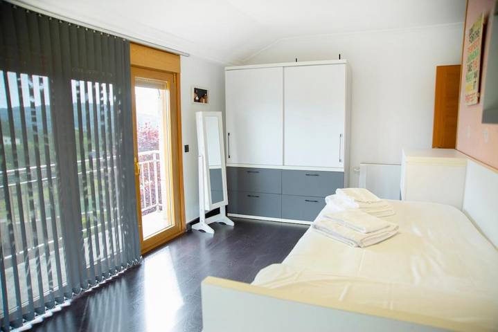 Chalet para 12 personas, con piscina además de jardín y vistas, Se admiten mascotas en Comarca de Pontevedra - 2