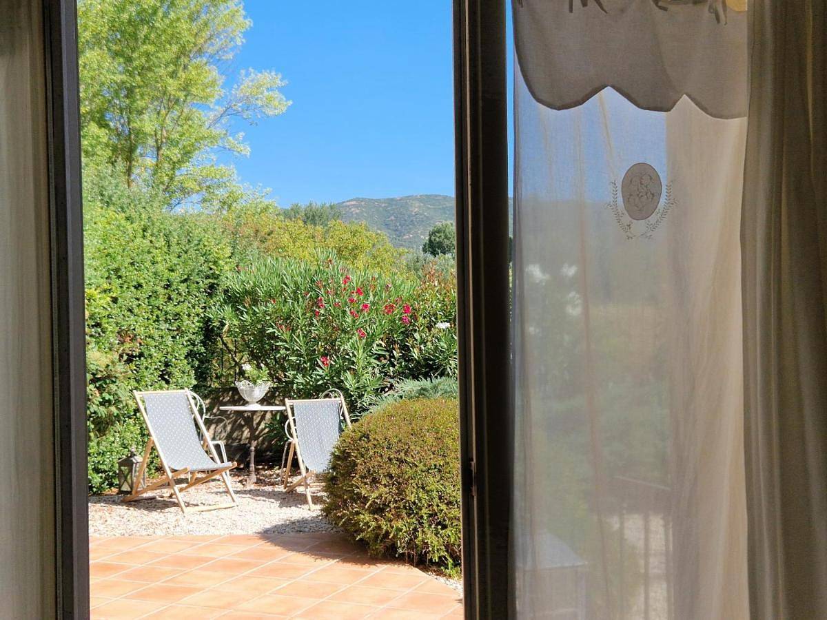 Double Room with Garden View in Lauris, Parc naturel régional du Luberon