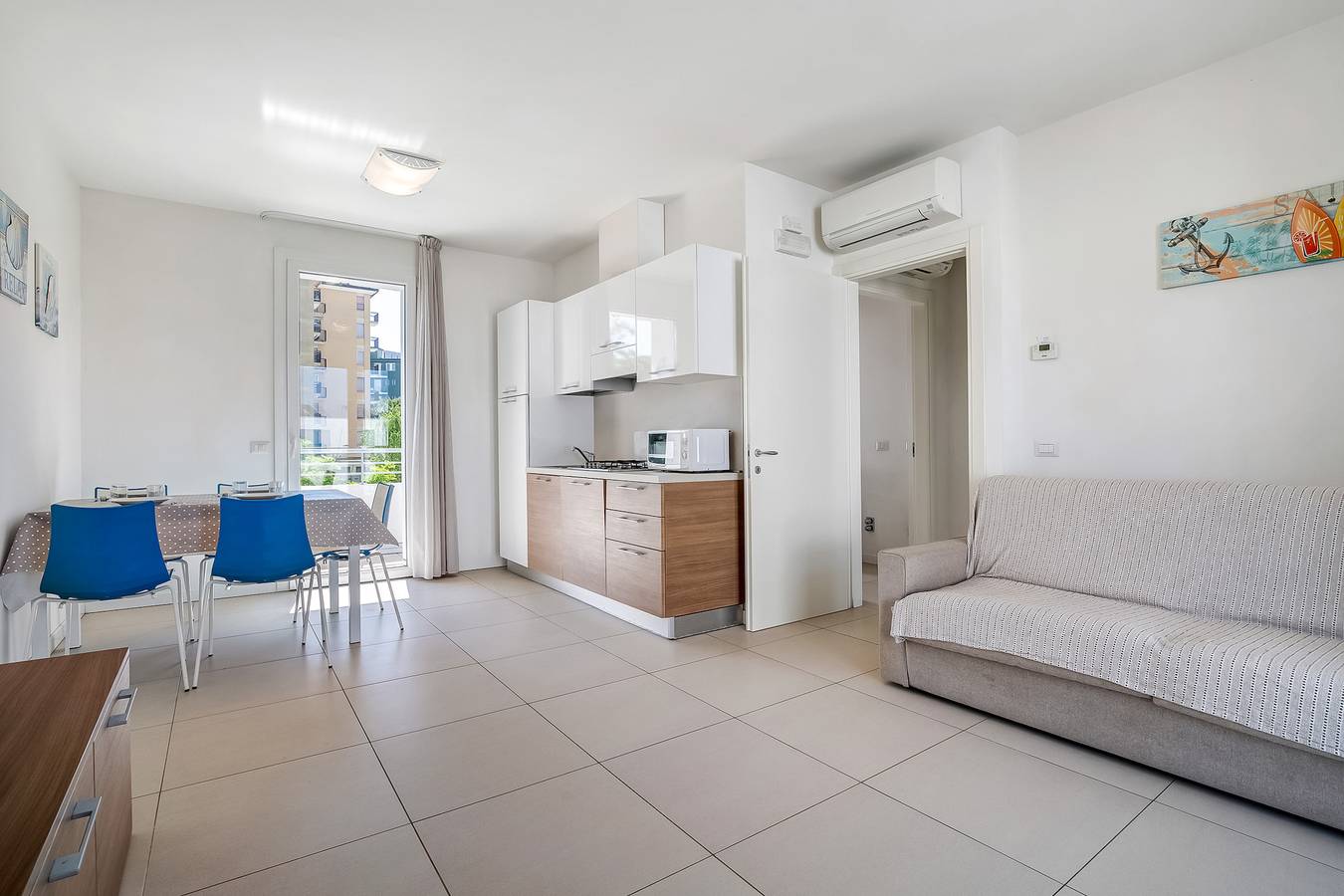 Entire apartment, Apartment 'Blu Village' with Shared Pool, Private Terrace and Air Conditioning in Lido di Jesolo, Jesolo