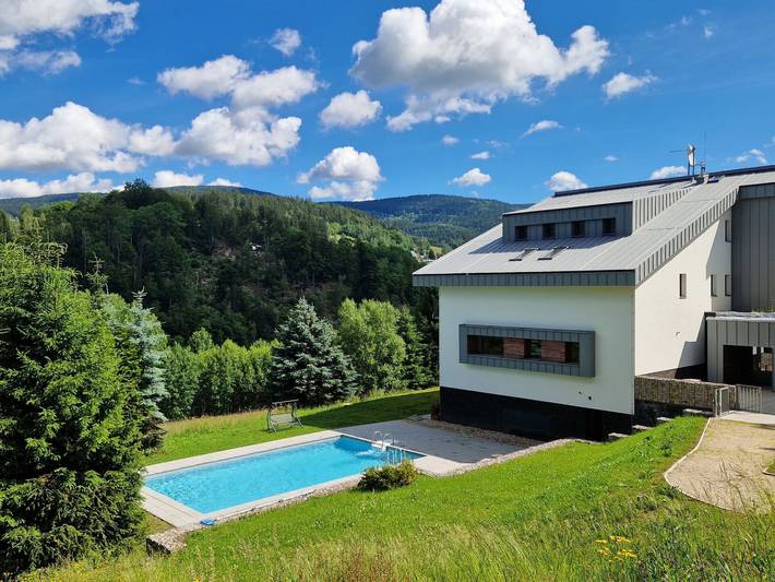 Apartament wakacyjny dla 3 osób, z Taras i Ogród oraz Basen w Rokytnice nad Jizerou
