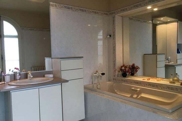 Gîte pour 14 personnes, avec jardin et piscine à Thuir - 4