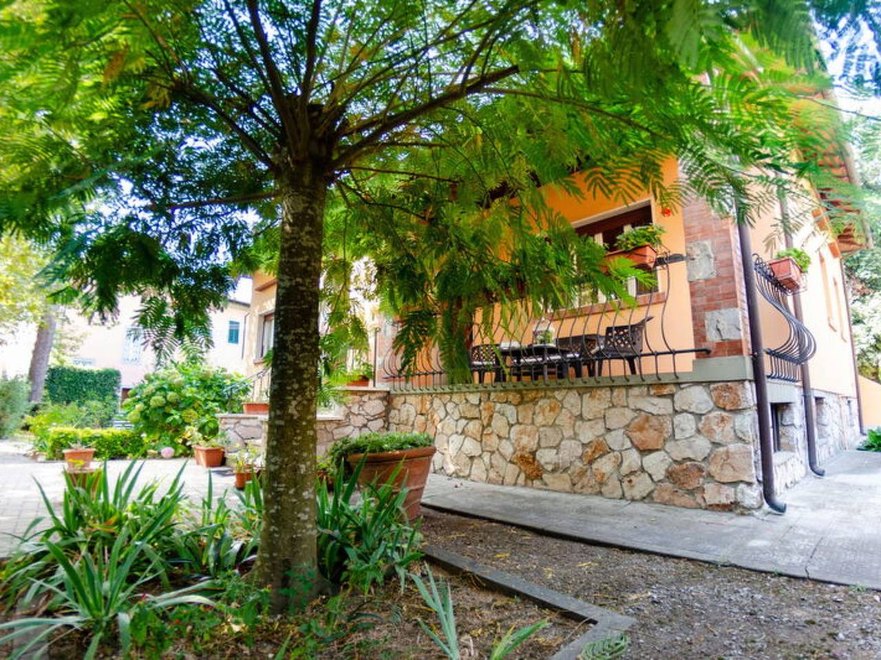 Feriehus for 10 personer med hage in Buti, Provinsen Pisa