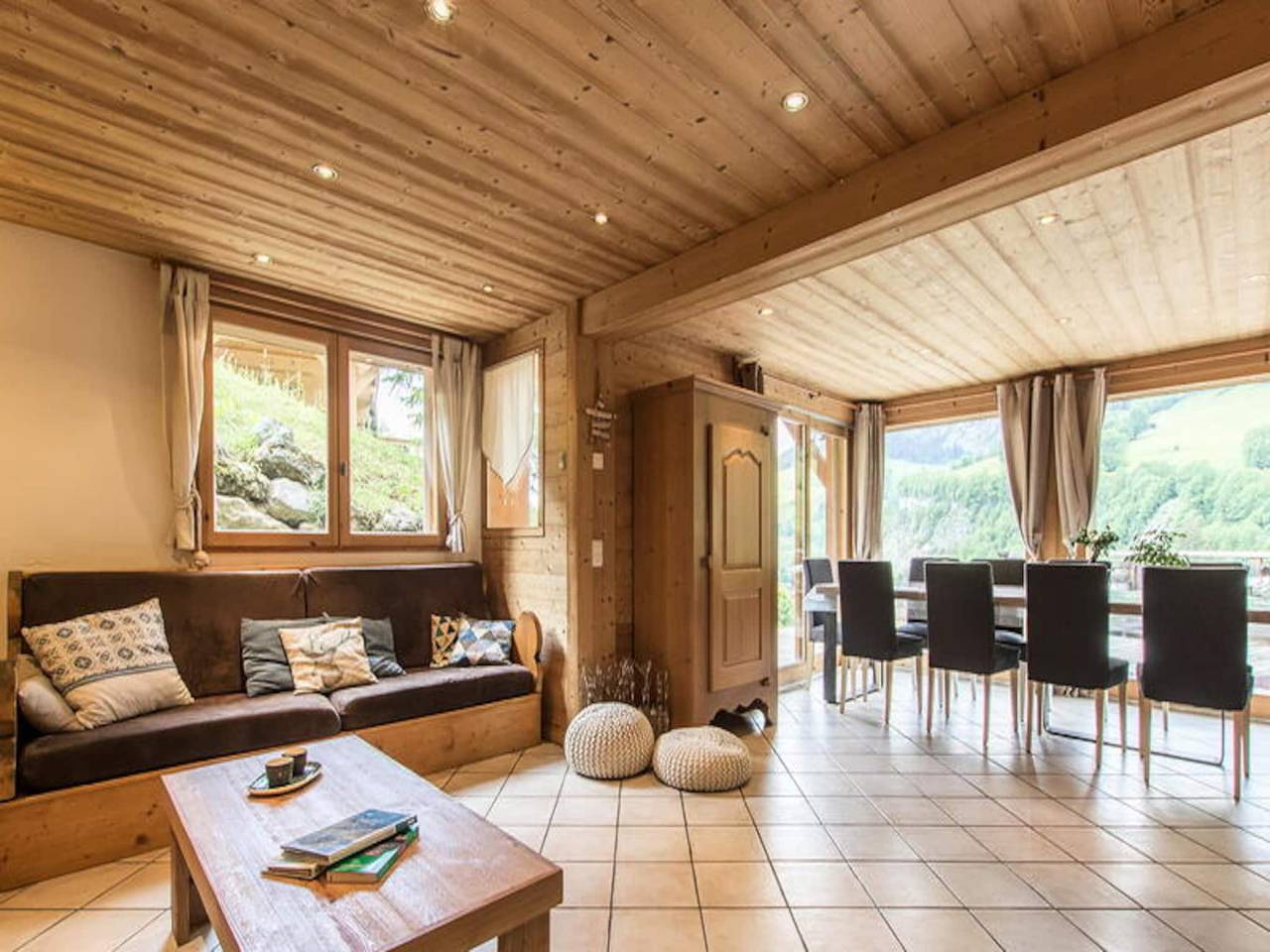 Entire apartment, Apartment in Le Chinaillon by Ski Slopes in Le Grand-Bornand, Annecy region